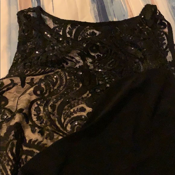 Dress - Picture 4 of 4